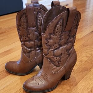 MIA Brown Western Heeled Boots